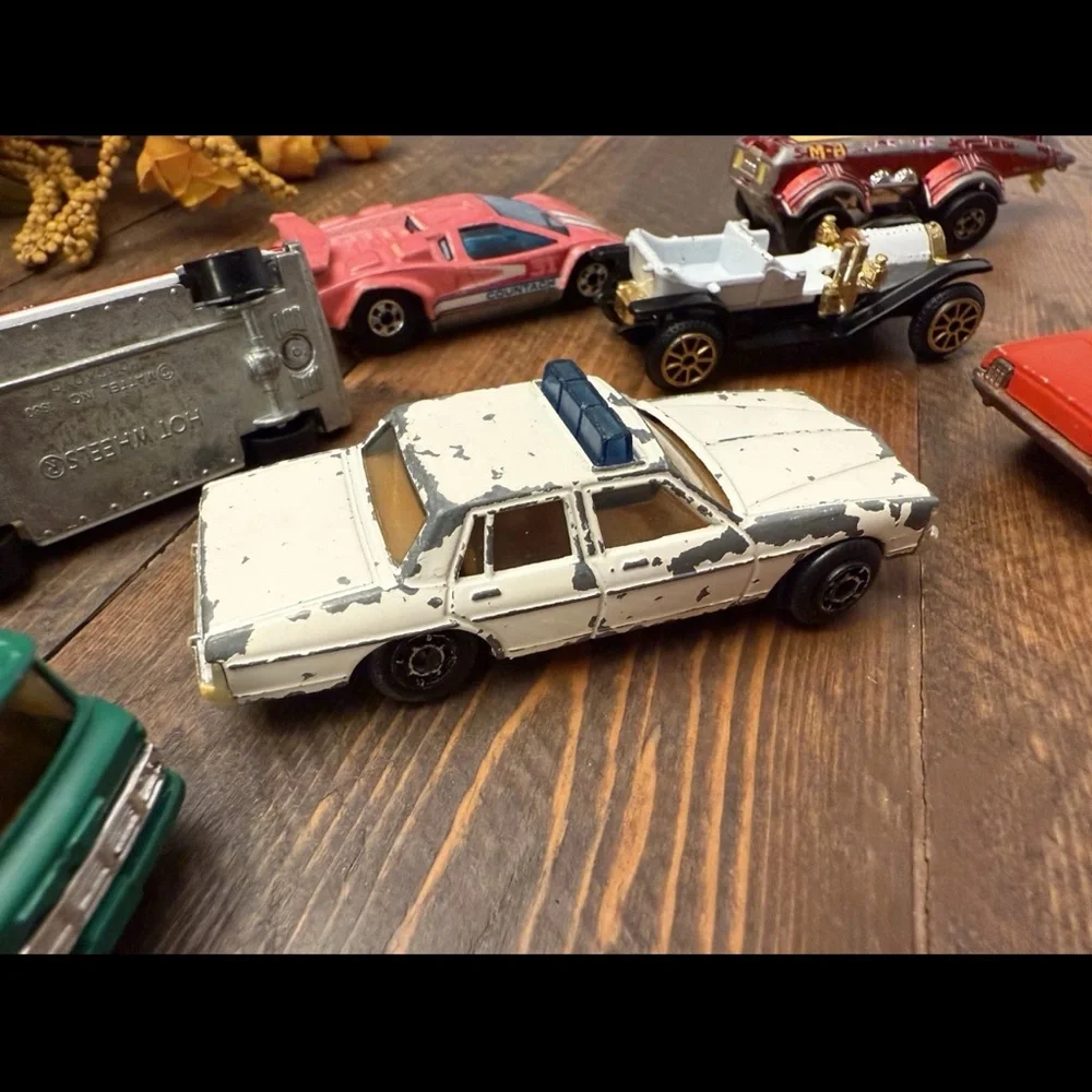 Vintage Hot Wheels Die Cast Car Lot & matchbox Car Toys Orginal Case 19 Cars 60s